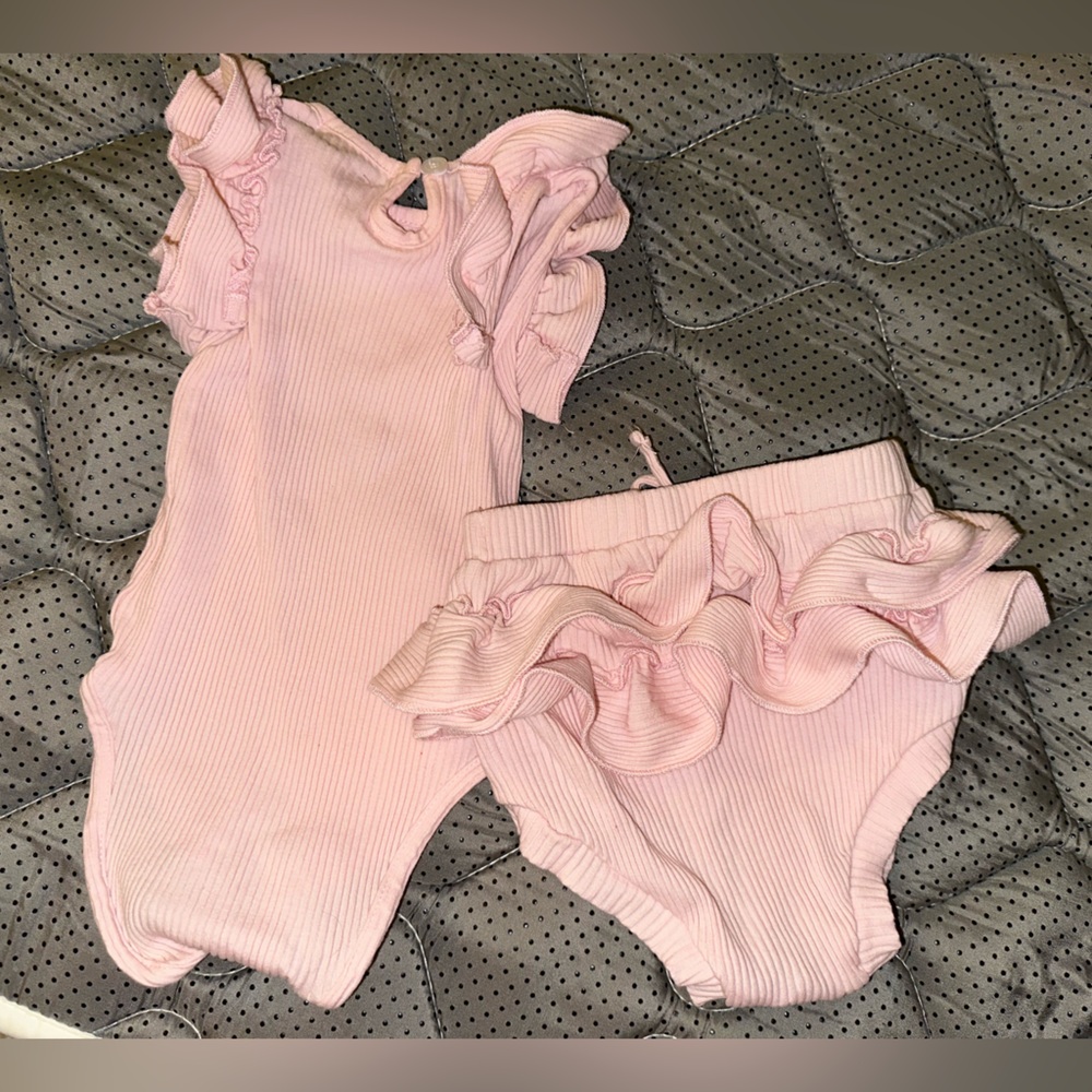 Marie Nicole Pink Ruffled Baby Set - Picture 2 of 4